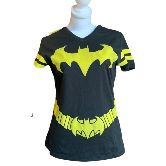 Batman shirt with cape XL fits like large - Picture 1 of 8